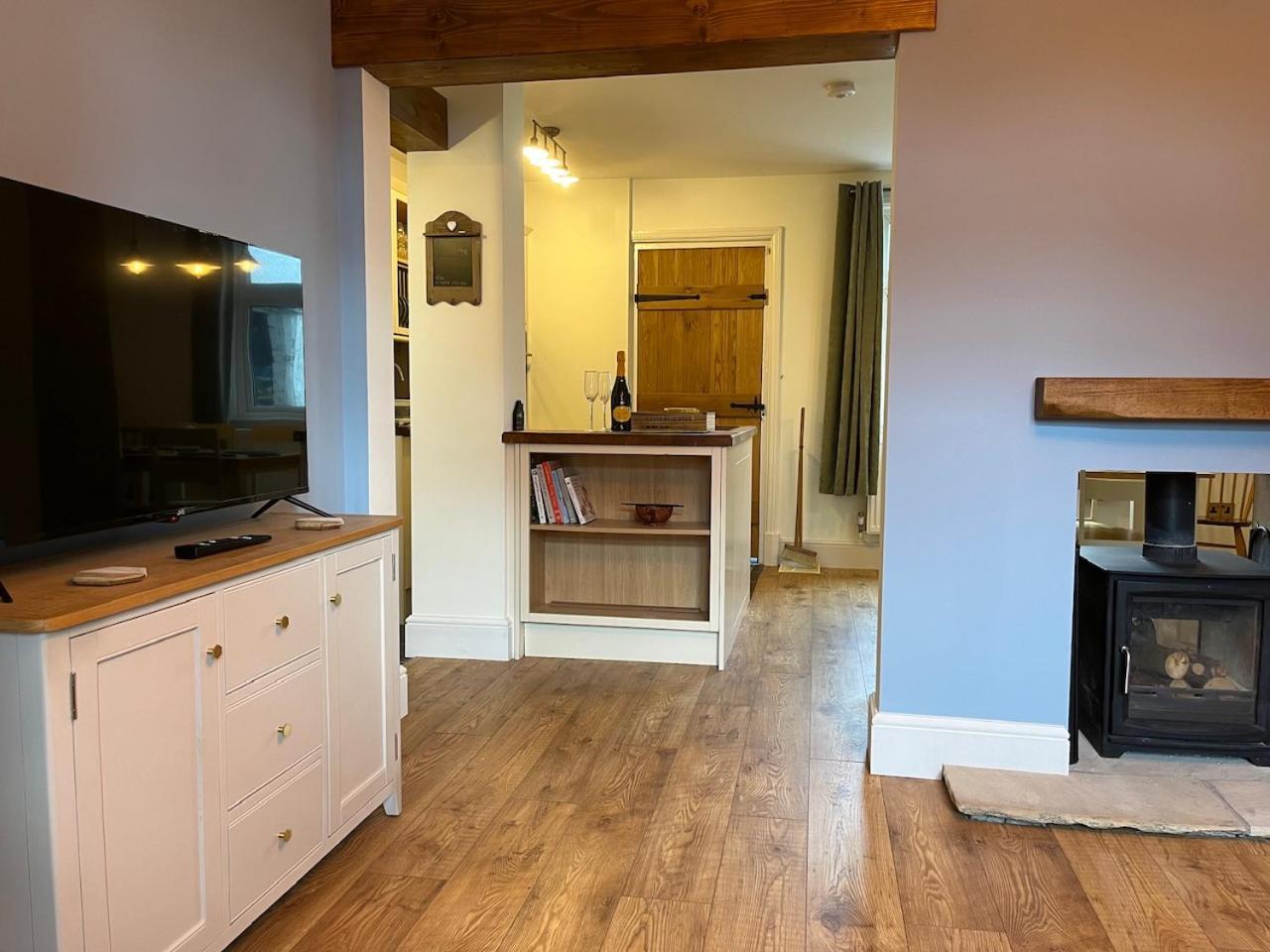 One Jubilee Cottages Shugborough Exterior foto
